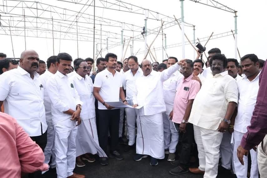 இளைஞரணி மாநாட்டு திடலை பார்வையிடுதல்.....