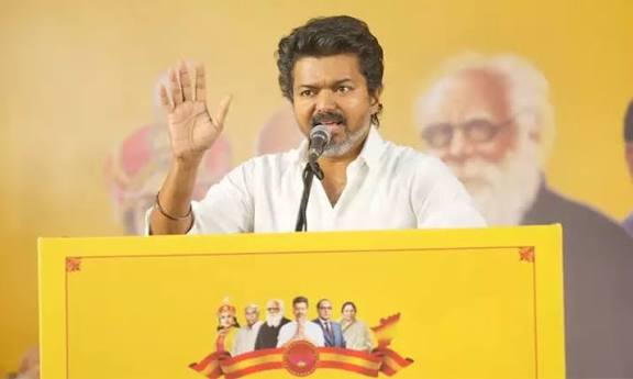 ஈரோட்டில் விஜய் பிரசாரம்: உறுதி மொழி பிரமாண பத்திரத்தை காவல்துறையிடம் வழங்கிய தவெகவினர்
