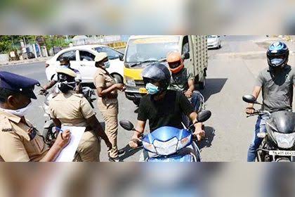 சாலையில் சாகசப் பயணம்: 5 போ் கைது