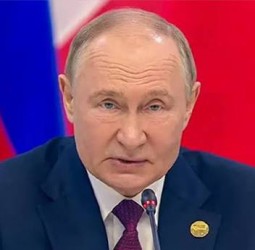 ரஷிய கப்பல்கள் மீது தாக்குதல்... உக்ரைனை கடலில் இருந்தே துண்டித்து விடுவோம்: புதின் மிரட்டல்