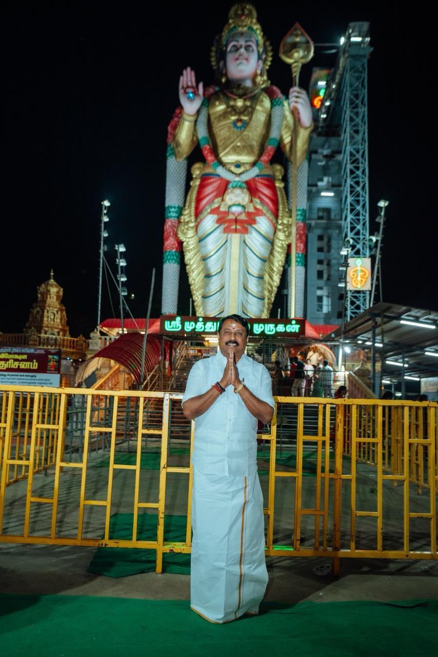 முத்துமலை முருகன் கோயிலில் முருகப்பெருமானை பாஜக மாநிலத் தலைவ நயினார் நாகேந்திரன் தரிசனம்