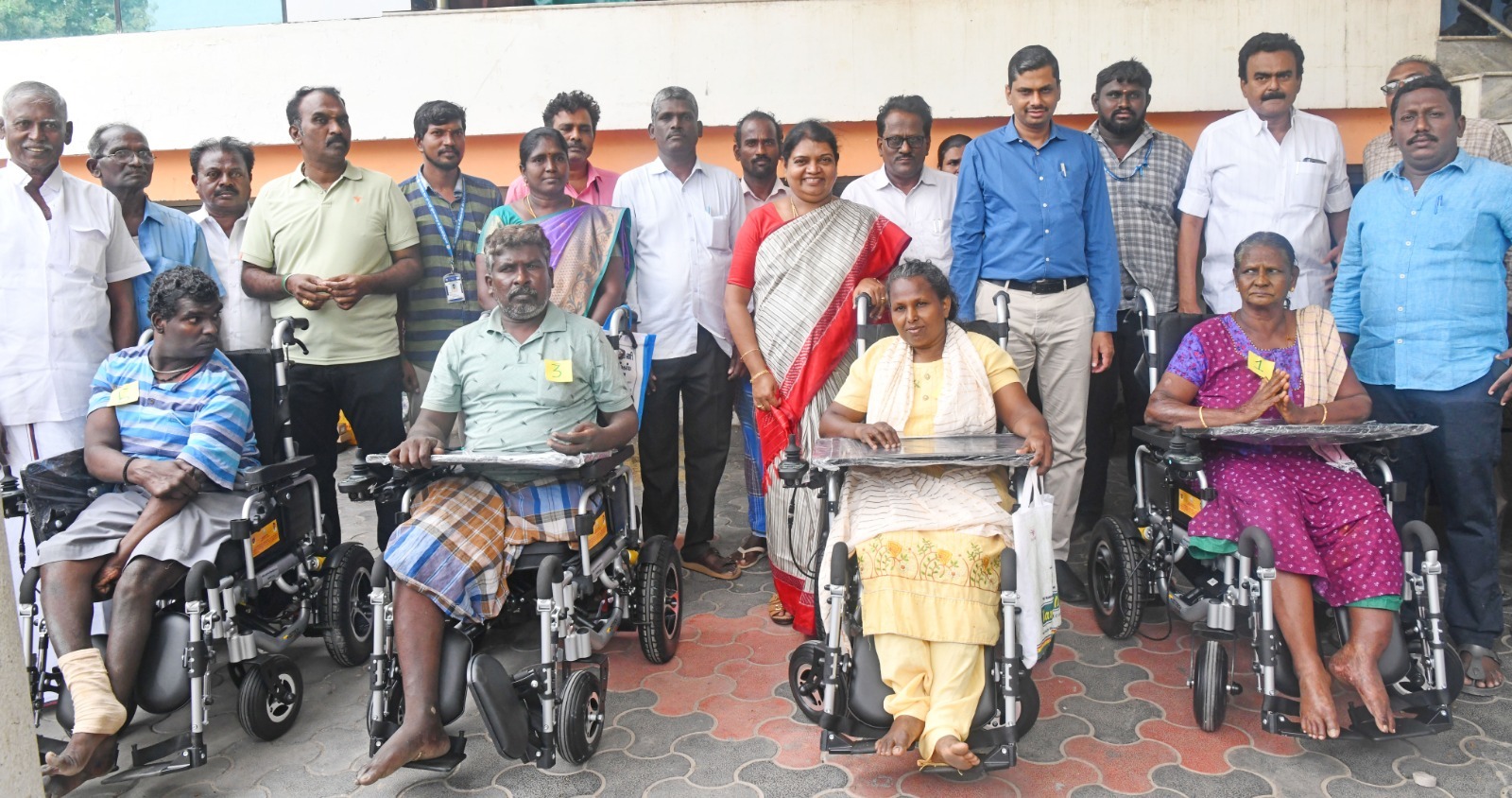 தூத்துக்குடியில் கலெக்டர் இளம்பகவத் முன்னிலையில் 161 பயனாளிகளுக்கு நலத்திட்ட உதவி