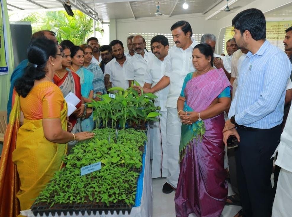 நவீன தொழில் நுட்பங்களை விளக்கும் மாவட்ட அளவிலான விவசாயிகள் கருத்தரங்கம்