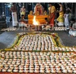 கார்த்திகை மாத சோமவாரம் 108 சங்குகள் சிறப்பு பூஜை.......