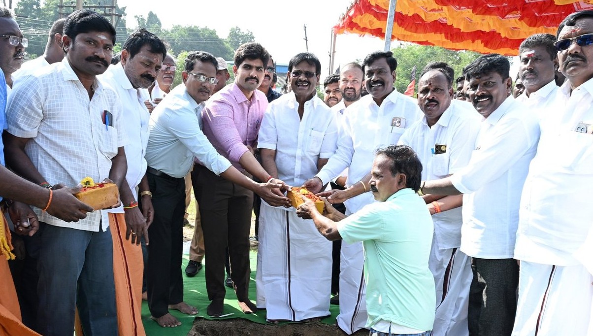 காக்களூர் ஊராட்சியில் முதலமைச்சரின் சிறிய விளையாட்டு அரங்கம்