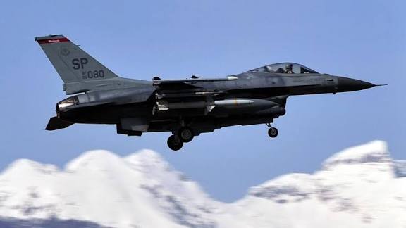 பாகிஸ்​தானின் எப் 16 போர் விமானங்​களை மேம்​படுத்த அமெரிக்க அரசு ஒப்​புதல்