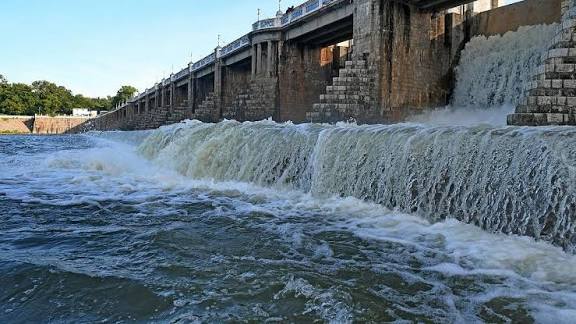 27 ஆண்டுகளுக்கு பிறகு பூண்டி, புழல், செம்பரம்பாக்கம் ஏரிகள் ஒரே நேரத்தில் நிரம்பின: சென்னைக்கு குடிநீர் பற்றாக்குறை ஏற்படாது