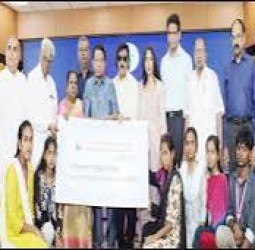 விஐடியில் 1,100 மாணவர்களுக்கு ரூ.1 கோடி கல்வி உதவித்தொகை