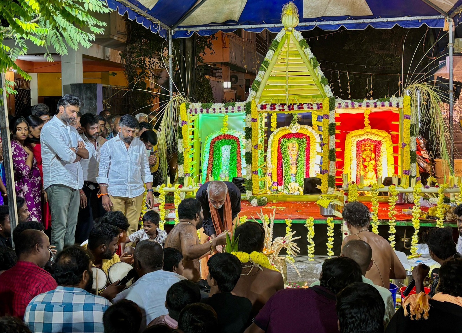 ஐயப்ப பக்தர்கள் ஏற்பாட்டில் விளக்குபூஜை