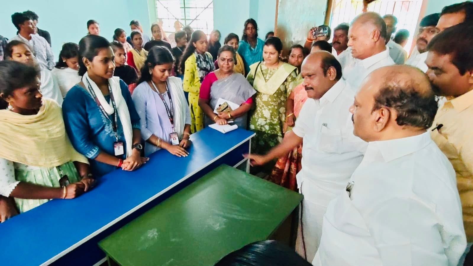 அரசு கலை மற்றும் அறிவியல் கல்லூரியை அமைச்சர்கள் தா.மோ.அன்பரசன், கோவி.செழியன் ஆய்வு