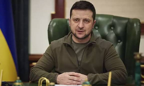 உக்ரைனில் தேர்தலை தடுத்து நிறுத்த போரை நடத்துகிறார்   ஜெலன்ஸ்கி: அமெரிக்க அதிபர் டிரம்ப் கடும் தாக்கு