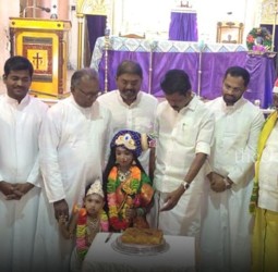 மதுரை புனித மரியன்னை தேவாலயத்தில் நடந்த மத நல்லிணக்க கிறிஸ்துமஸ் விழா