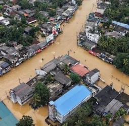 300 பேர் பலி; 400+ மாயம்: இலங்கையில் டிட்வா விட்டுச் சென்ற பேரழிவுத் தடங்கள்!