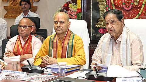 மும்பையில் ரூ.14 கோடியில் ஏழுமலையான் கோயில்: தேவஸ்தான கூட்டத்தில் தீர்மானம்