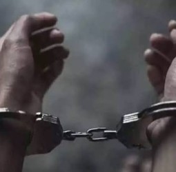 பாலியல் புகார் கூறி ரூ.10 கோடி பணம் பறிக்க முயற்சி - 2 பெண்கள் கைது