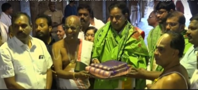 திருப்பதி தேவஸ்தானம் சார்பில் பட்டு வஸ்திரங்கள்