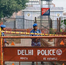 புத்தாண்டு கொண்டாட்ட முன்னெச்சரிக்கை: டெல்லியில் 285 பேர் கைது - ஆயுதங்கள், போதைப் பொருள் பறிமுதல்!