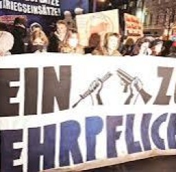 கட்டாய ராணுவ சேவைக்கு கடும் எதிர்ப்பு ஜெர்மனி முழுவதும் ஆயிரக்கணக்கான மாணவர்கள் போராட்டம்