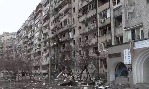 உக்ரைன் மீது ரஷியா வான்வழி தாக்குதல் - 8 பேர் படுகாயம்