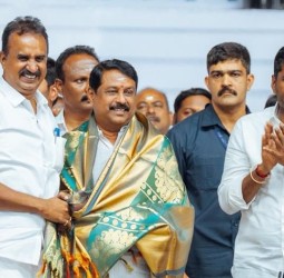 நயினார்நாகேந்திரனுக்கு வாழ்த்து தெரிவித்தார் அதிமுக முன்னாள் அமைச்சர் வேலுமணி