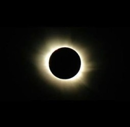 கருப்பு நிலா....