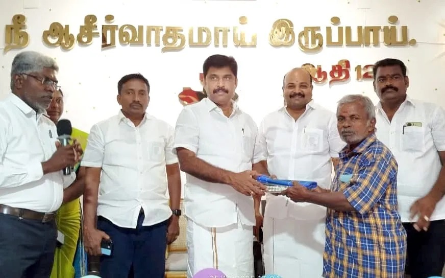 மோகனூர் சீத்தப்பட்டி அருகில் உள்ள, ஐபிசி ஆசீர்வாத திருச்சபையில் நடந்த கிறிஸ்துமஸ் விழா