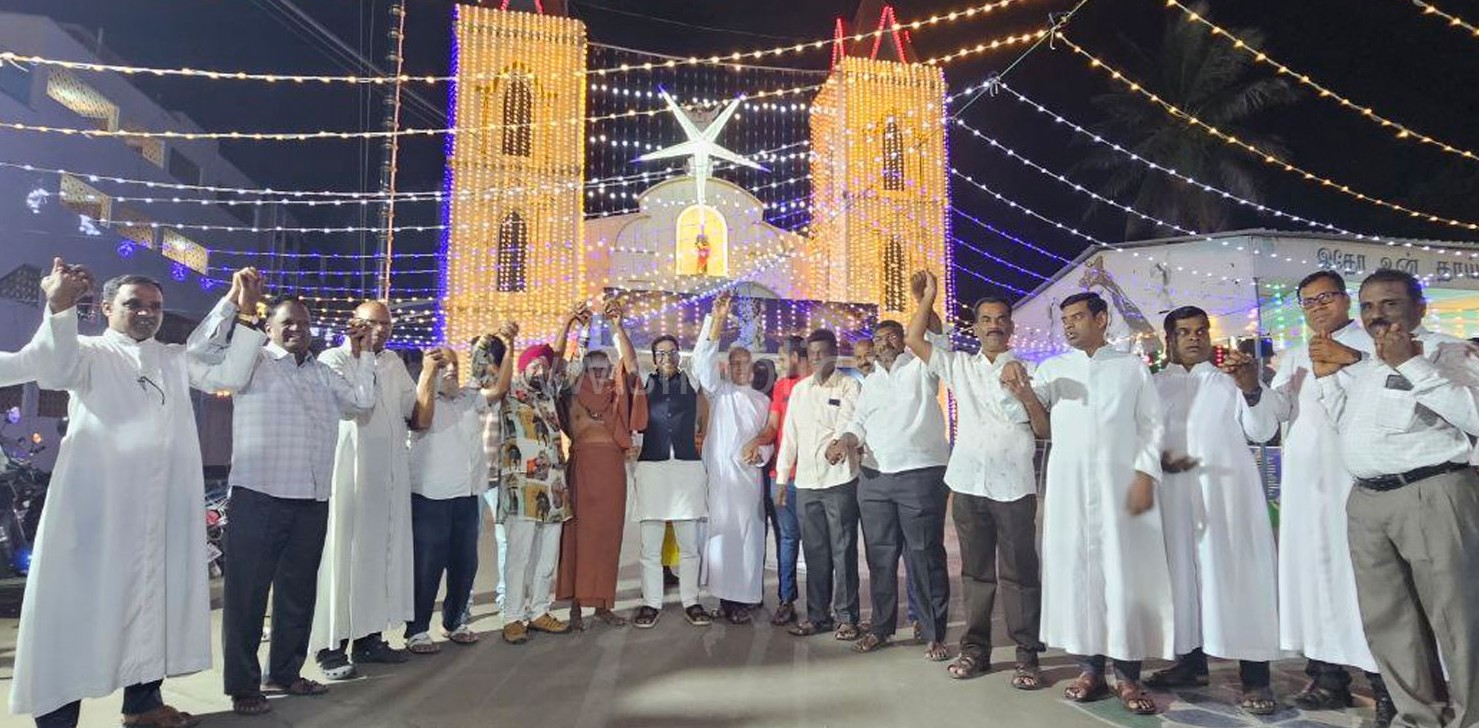 சர்வ மதத்தினரும் கிறிஸ்துமஸ் விழா