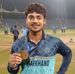 அபிஷேக் சர்மா சாதனையை சமன் செய்த இஷான் கிஷன்: சையத் முஷ்டாக் டிராபி சாதனைத் துளிகள்!