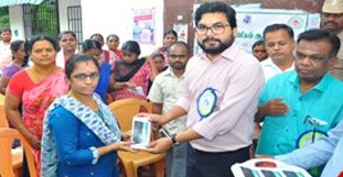 தேனியில் உலக மாற்றுத்திறனாளிகள் தினத்தையொட்டி நலத்திட்ட உதவி