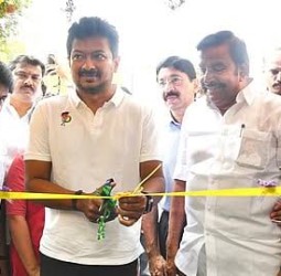 மாநகராட்சி சார்பில் மெரினாவில் ரூ.86 லட்சத்தில் வீடற்றோருக்கான காப்பகம்: உதயநிதி ஸ்டாலின் திறந்துவைத்தார்