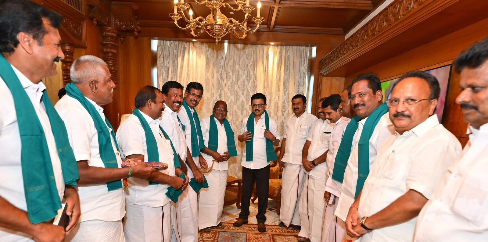 பரம்பிக்குளம் ஆழியாறு பாசன வாய்க்காலை தூர்வாரிட 10 கோடி ரூபாய் நிதி ஒதுக்கீடு செய்தமைக்காக நன்றி