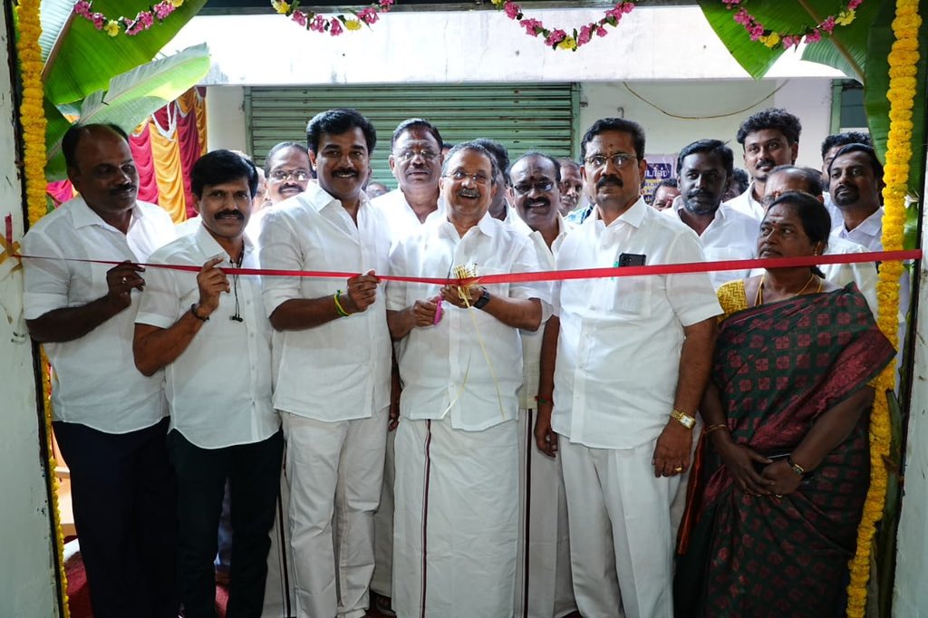 புதுப்பிக்கப்பட்ட கலைஞர் நூலகத்தை முன்னாள் எம்எல்ஏ மூர்த்தி திறந்துவைத்தார்