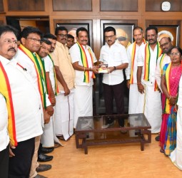 நமது மக்கள் முன்னேற்றக் கழகம்” கட்சியின் நிறுவனத்தலைவர் ஜெகநாத் மிஸ்ரா மற்றும் நிர்வாகிகள் நேரில் சந்தித்து தி.மு.க.வுக்கு ஆதரவு