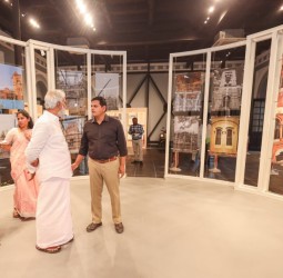 விக்டோரியா பொது அரங்கத்தினை அமைச்சர் சேகர்பாபு, மேயர் பிரியா நேரில் ஆய்வு