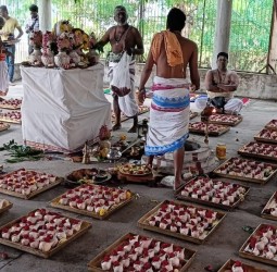 வேதகிரீஸ்வரர் மலைக்கோயிலில் சிறப்பு ஆராதனைகளுடன்1,008 சங்காபிஷேகம்