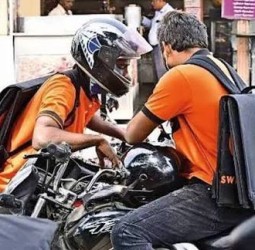 போராட்டத்தில் இறங்கும் ‘செயலி வழி’ தொழிலாளர்கள் டிச.31-இல் ஆன்லைன் டெலிவரி சேவைகள் நிறுத்தம்