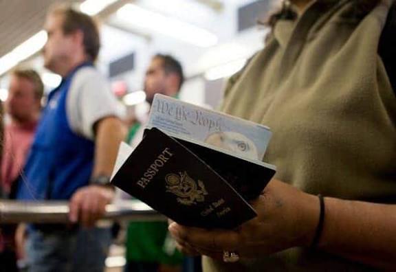 குடியுரிமையை கைவிடும் இந்தியர்கள் ; ஆண்டுக்கு இரண்டு லட்சம் பேர் ; மத்திய அரசு அதிர்ச்சி தகவல்