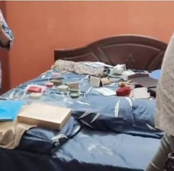 கோவை ஆசிரியர் வீட்டில் 103 சவரன் நகை கொள்ளை பூட்டை உடைக்காமல் கைவரிசை காட்டிய ‘பலே’ திருடர்கள்