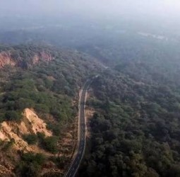 ஆரவல்லி மலைத் தொடரை வரையறுக்கும் தீர்ப்பை நிறுத்தி வைத்தது உச்ச நீதிமன்றம்!