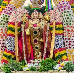 கோதண்டராமசாமி கோயிலில் நேற்று அதிகாலை சொர்க்க வாசல் திறப்பு