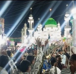 பழமையான யாரப் தர்காவில் 76-வது ஆண்டு சந்தனக்கூடு உரூஸ் திருவிழா