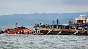 பாலி தீவில் படகு கடலில் மூழ்கி விபத்து: 2 பேர் பலி.. மாயமான 43 பேரின் கதி என்ன..?