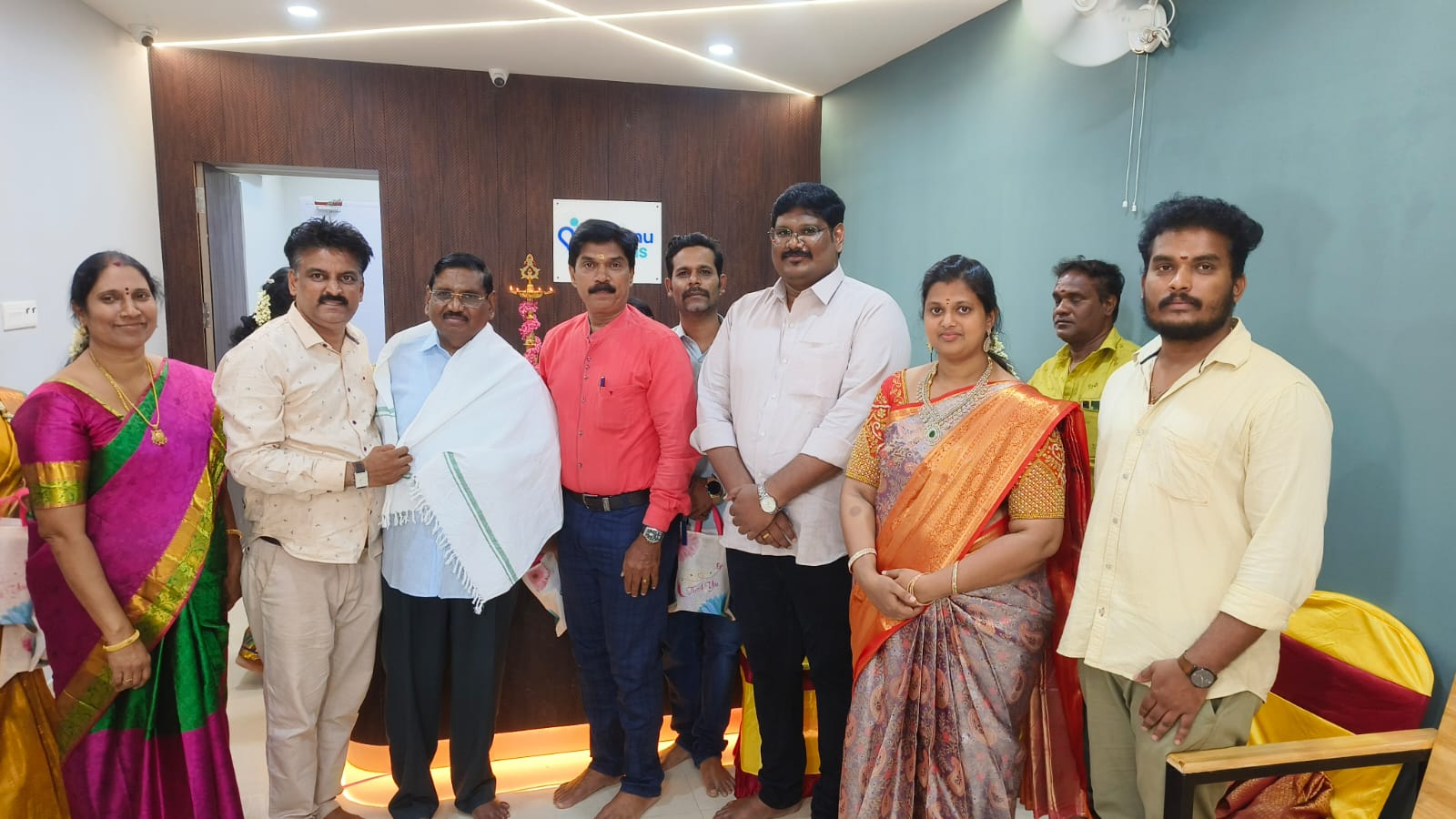 மயூரநாதர் மேலவீதியில் மீனு ஸ்கேன்ஸ் திறப்பு விழா