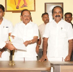 விசைப்படகு உரிமையாளர் ஒருவருக்கு தமிழக அரசின் நிவாரணம் பெறுவதற்கான உத்தரவு