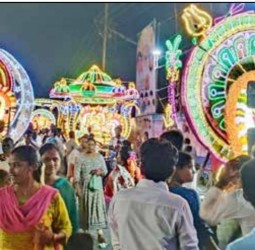 புதுச்சேரி நைனார் மண்டபம் முத்துமாரி அம்மன் வீதிஉலா
