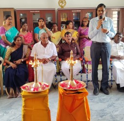 மாணவிகள் உயர்கல்வி தேவைக்கு  தூத்துக்குடி கலெக்டரை அணுகலாம்