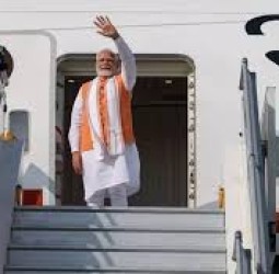 பிரதமர் மோடியின் வெளிநாட்டுப் பயணச் செலவு: 4 ஆண்டுகளில் ரூ.295 கோடி