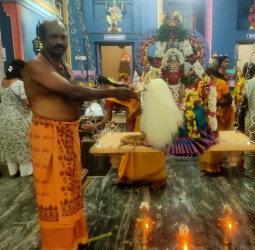 வடமலம்பட்டி சர்வலிங்கேஸ்வரர் ஆலயத்தில் மாரியம்மனுக்கு ஊஞ்சல் உற்சவம்