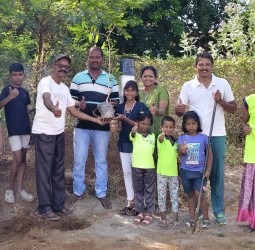 225 வார மரக்கன்றுகள் நடும் விழா