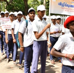 திருவள்ளூரில் நேற்று உலக மக்கள் தொகை தின விழிப்புணர்வு பேரணி